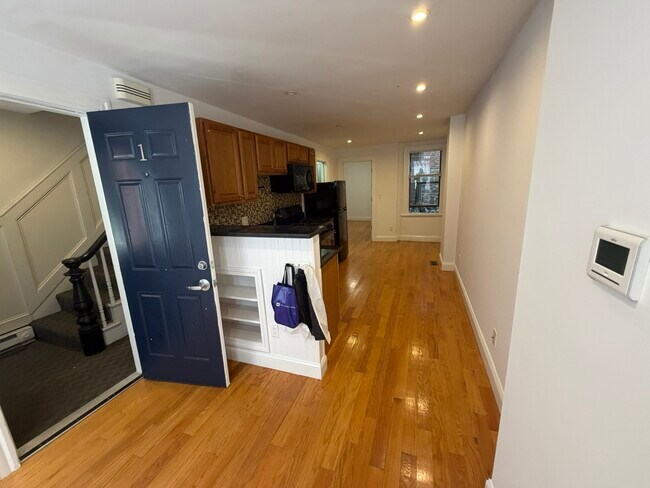 61 Joy St