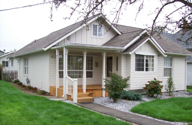 STATUS:RENTED-| R122 | $1795 - STATUS:RENTED-| R122 | $1795 House