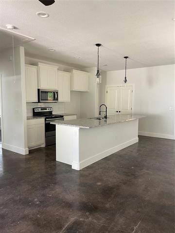 Photo - 722 E Woodard St