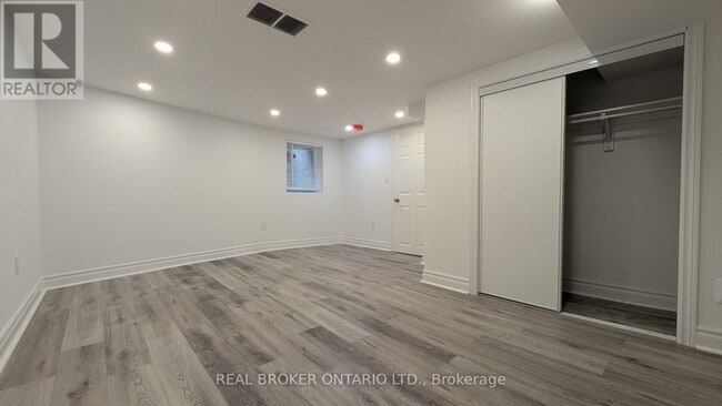 Photo - 1150 Woodbine Ave Unit #4