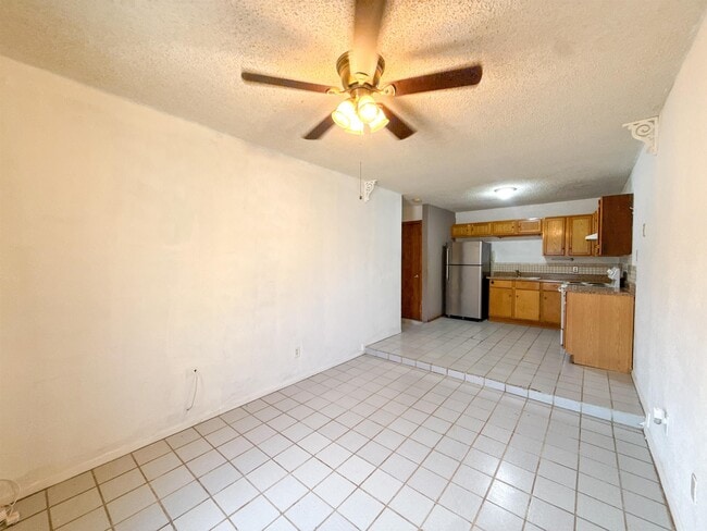 Photo - 106 Florida St