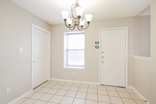 Photo - 16901 Canary St