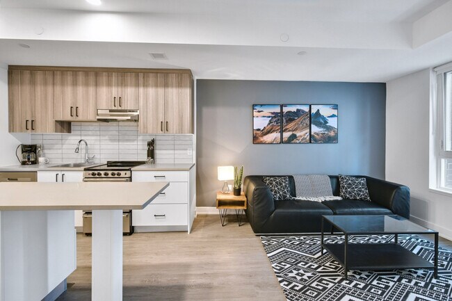 Photo - 90 Champagne Ave S Unit ID1223060P