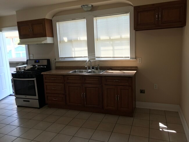 Photo - 522 Farrar Ave