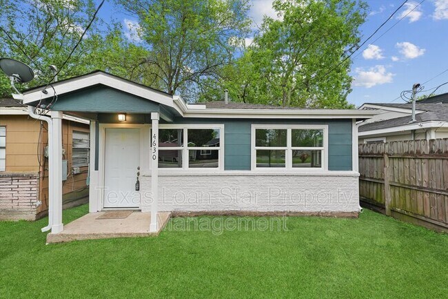 Photo - 4630 Clover St