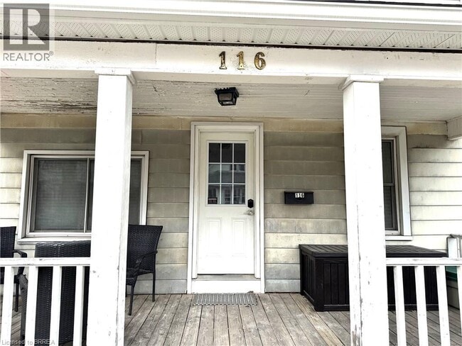 Photo - 116 Kent St S