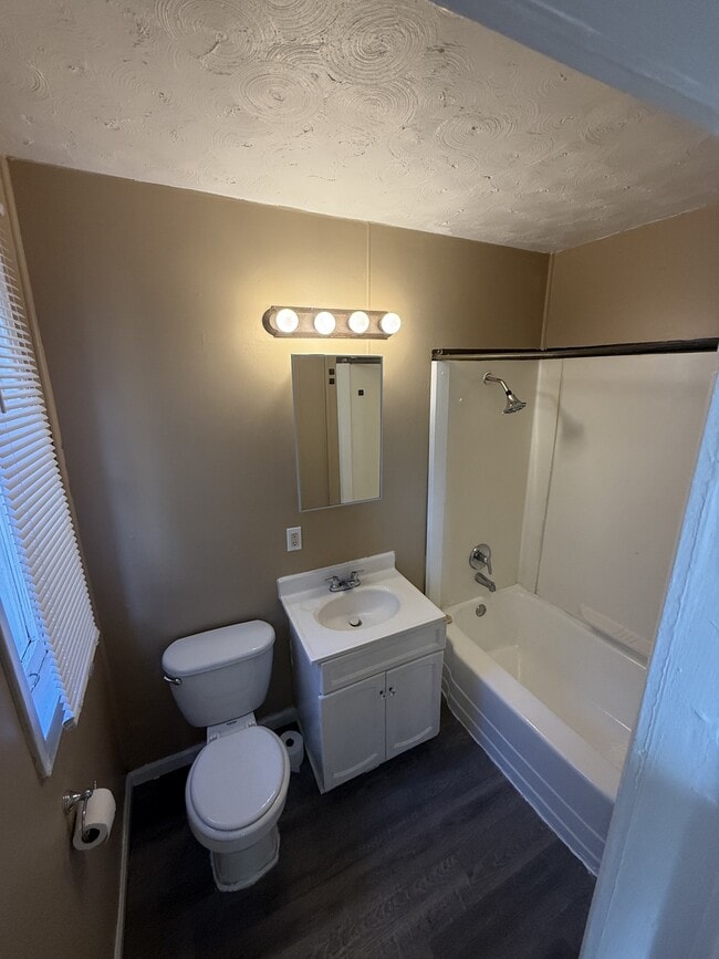 Photo - 733 Sherburne Ave