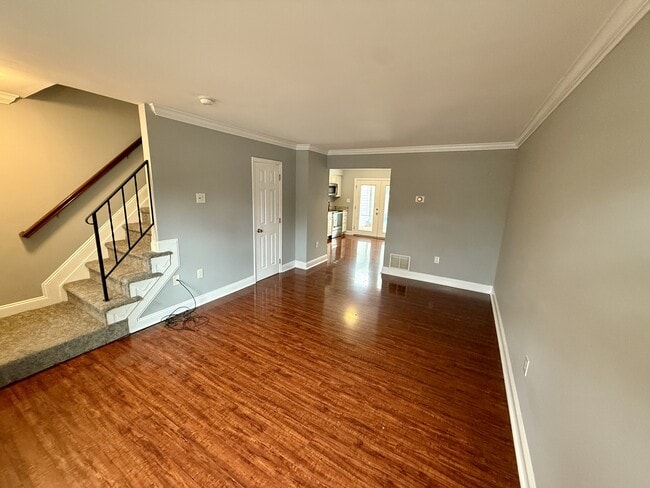 Photo - 568 Lancaster Pl