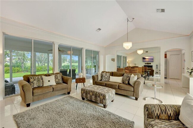 Photo - 2018 NW Laurel Oak Ln