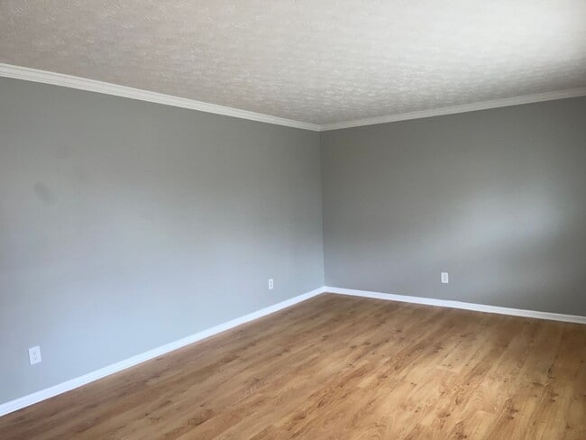 Photo - Remodeled 3 Bed/2.5 Bath w/ Laminate Hardwood Throughout...NO Carpet!