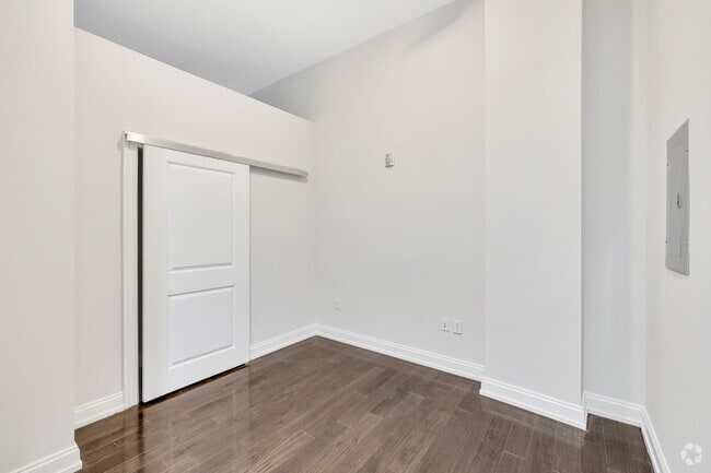 1BR, 1BA - 563SF - Harvard - Bedroom