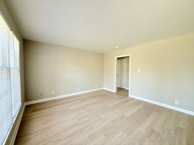 Photo - 3819 Rosehaven Dr