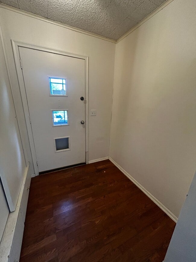 Photo - 104-104 Morley Pkwy Unit 104