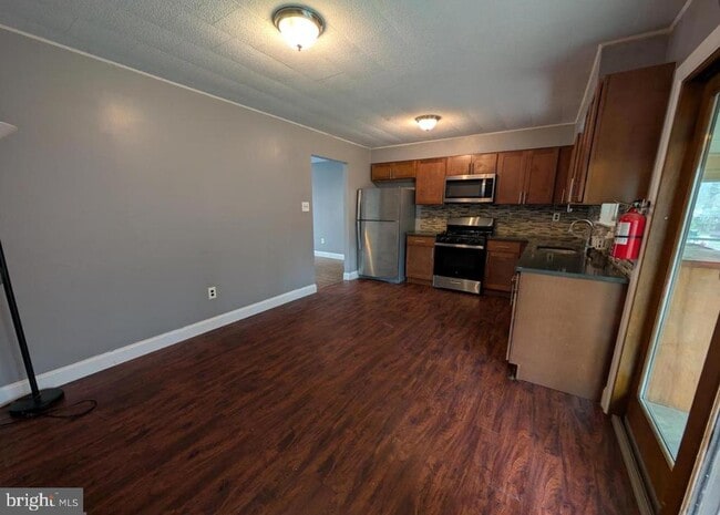 Photo - 126 Juniper Ave