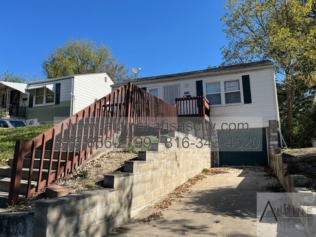 Photo - Section 8 OK! Garage!