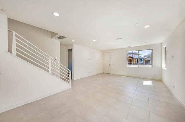 Photo - 80268 Whisper Rock Way