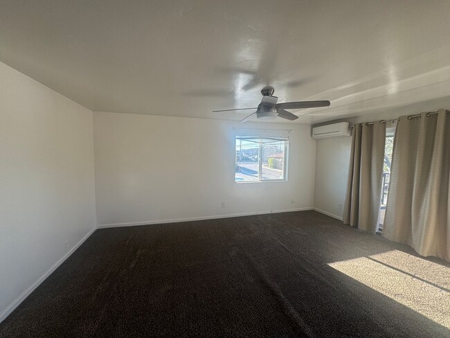 Photo - R8700A Unit B