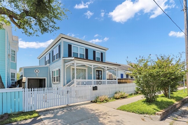 Photo - 2611 Avenue Q