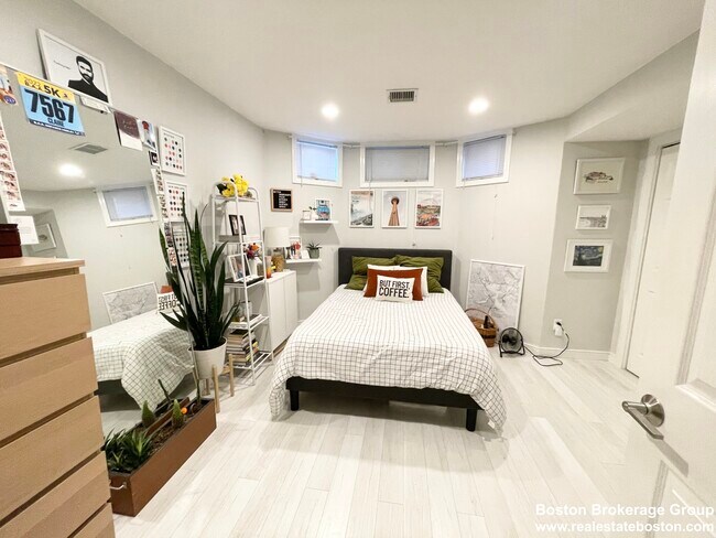 108 Buttonwood St Unidad 1