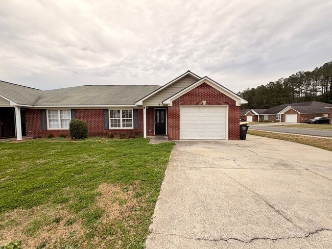 Building Photo - 110-112 Lyons Dr NW Unit 110 Lyons