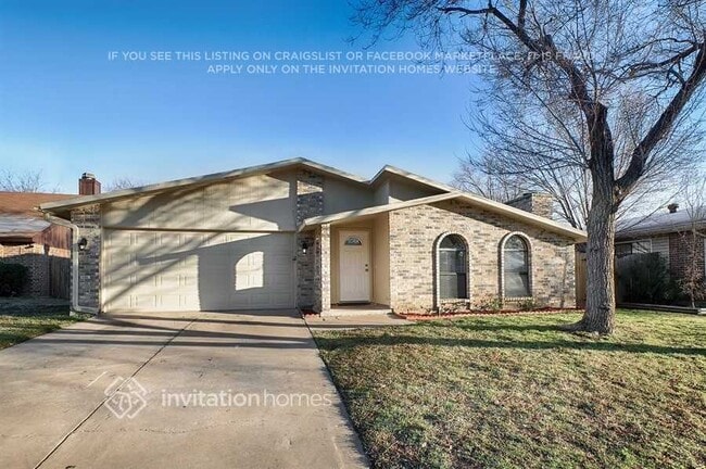 Building Photo - 4121 Staghorn Cir S