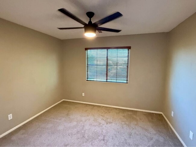 Photo - 43810 W Lindgren Dr