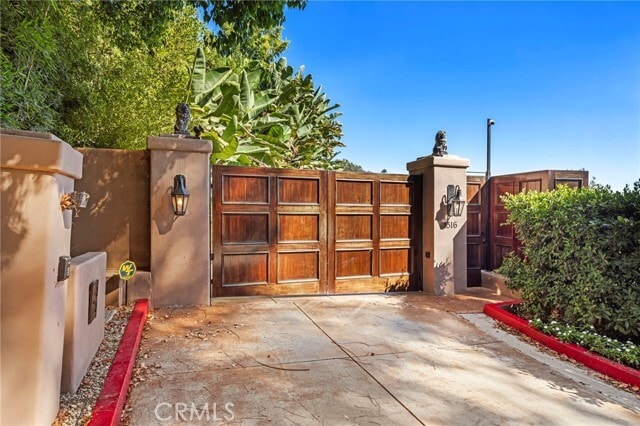 Building Photo - 1316 Beverly Grove Pl