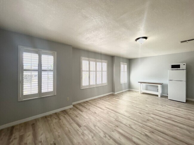 Photo - Spacious Studio/Garage Apartment in the De... Unit A