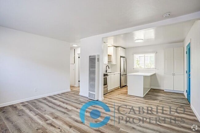 Building Photo - 4123 Kansas St Rental