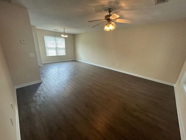 Photo - PRE-LEASING FOR AUGUST 2026!