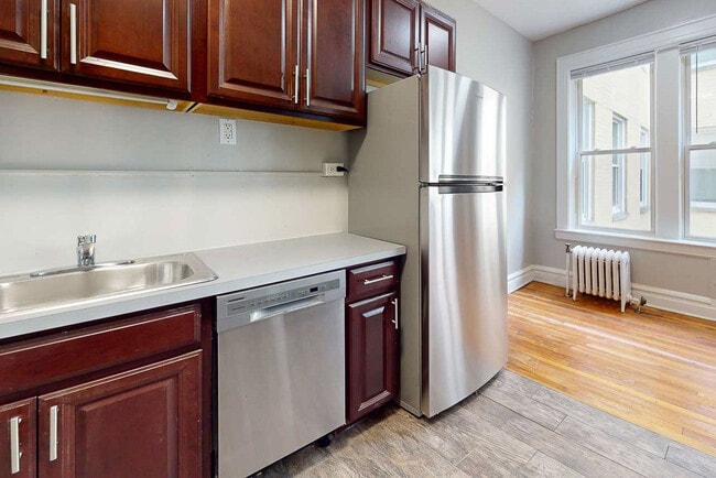 Photo - Montclair Arms