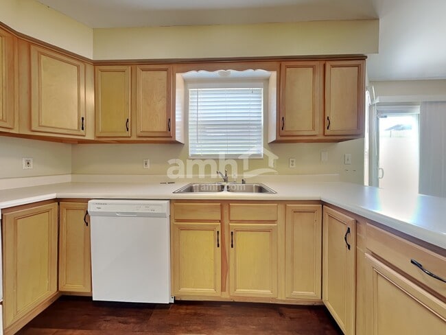 Photo - 6443 Lantern Way