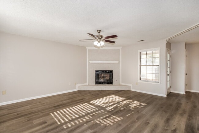 Photo - 2106 Charles Bryan Rd