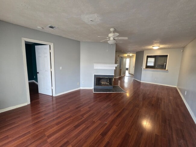 Photo - 950-2 Stewarts Creek ~ Stewarts Creek