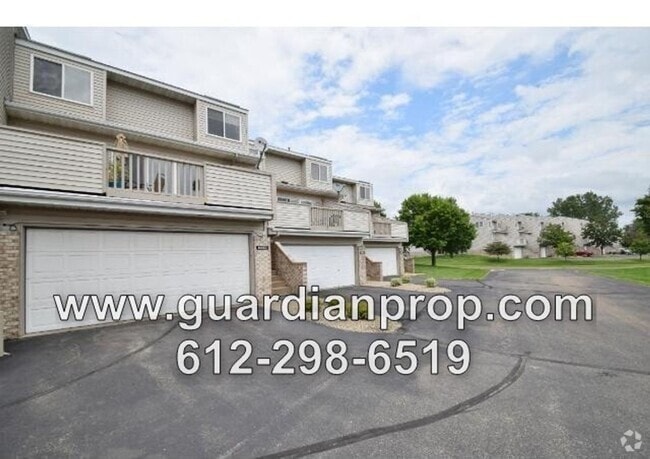 Building Photo - Rosemount Townhouse Available September 1,...