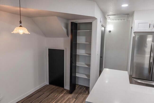 Photo - 2301 E University Dr