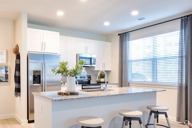 1BR, 1BA - 786SF