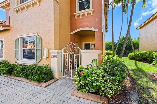 Photo - 4962 Leeward Ln