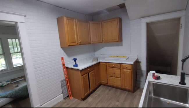 Photo - 619 S Webster St