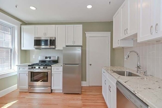 Photo - 70 Strathmore Rd Condo Unit 9b