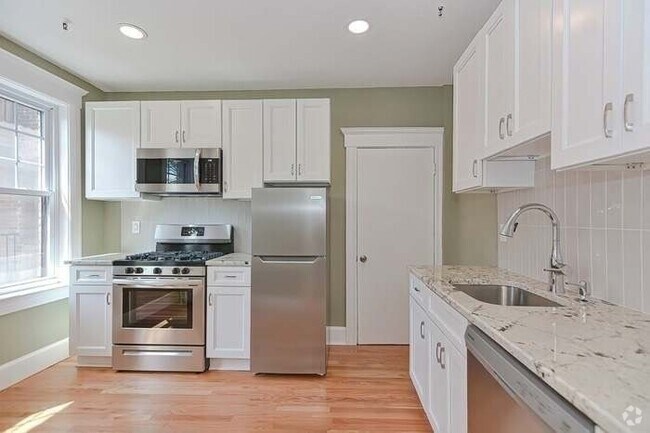 Building Photo - 70 Strathmore Rd Unit 9b Rental