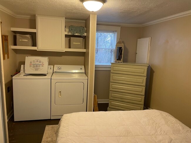 Photo - 744 E Oregon St