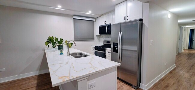 Photo - 2230 W Wilson Ave Unit G