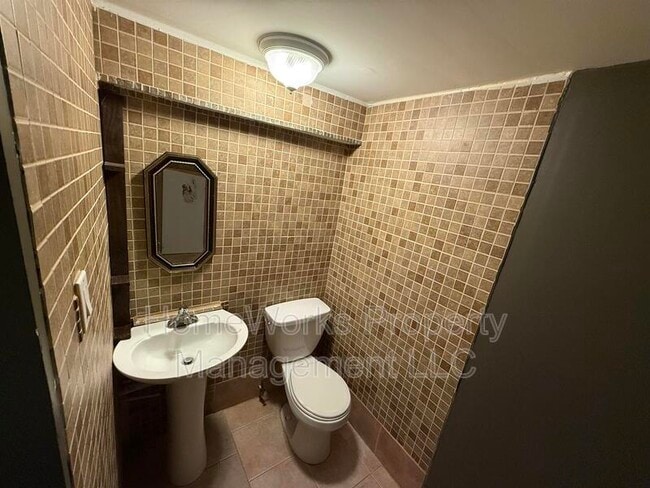 Photo - 554 West Ct