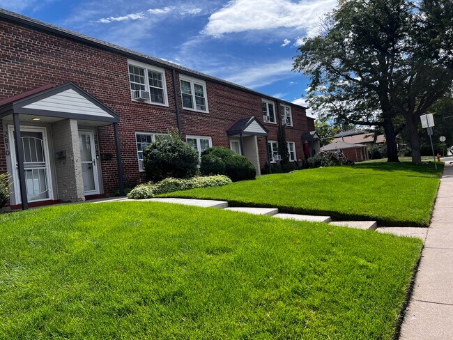 Photo - 2808 Jasmine St Unit Park Hill Condo 2b 1ba $1,950