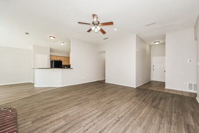 Photo - 7448 Ashcroft Cir