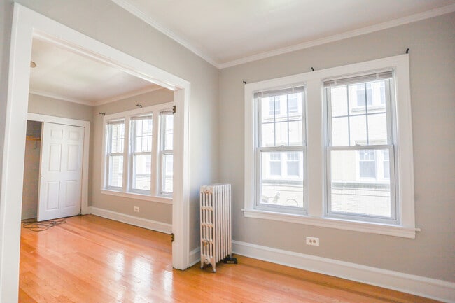 Building Photo - 4532 N Damen Ave Unit #2B