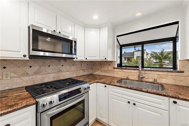 Photo - 405 Heliotrope Ave Unit A