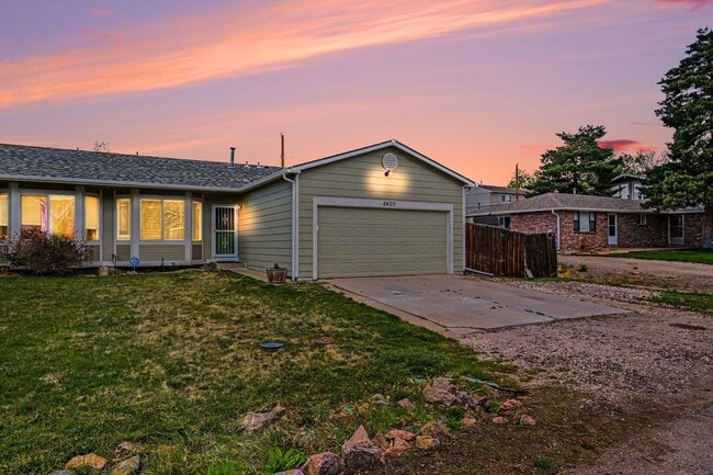 Building Photo - Beautifully Updated Littleton Home with Huge Yard & Basement Storage