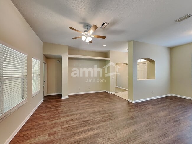 Photo - 1052 Deer Chase Dr